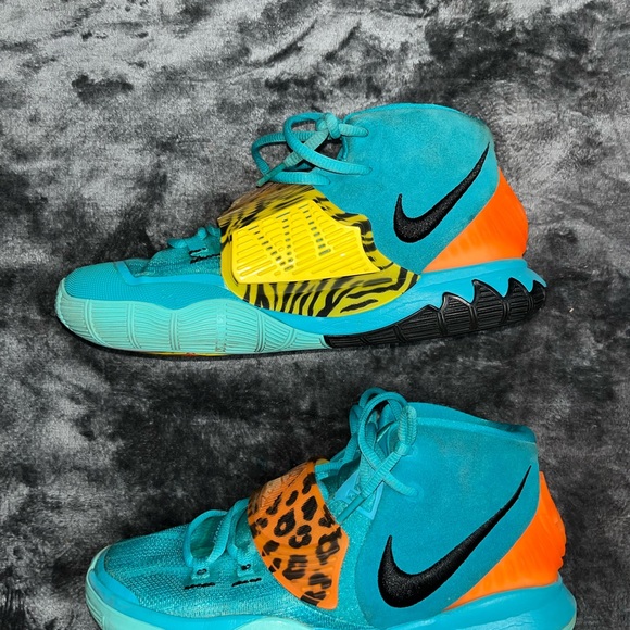 Nike Kids Turquoise, Yellow & Orange Animal-Print Sneakers - Picture 2 of 6